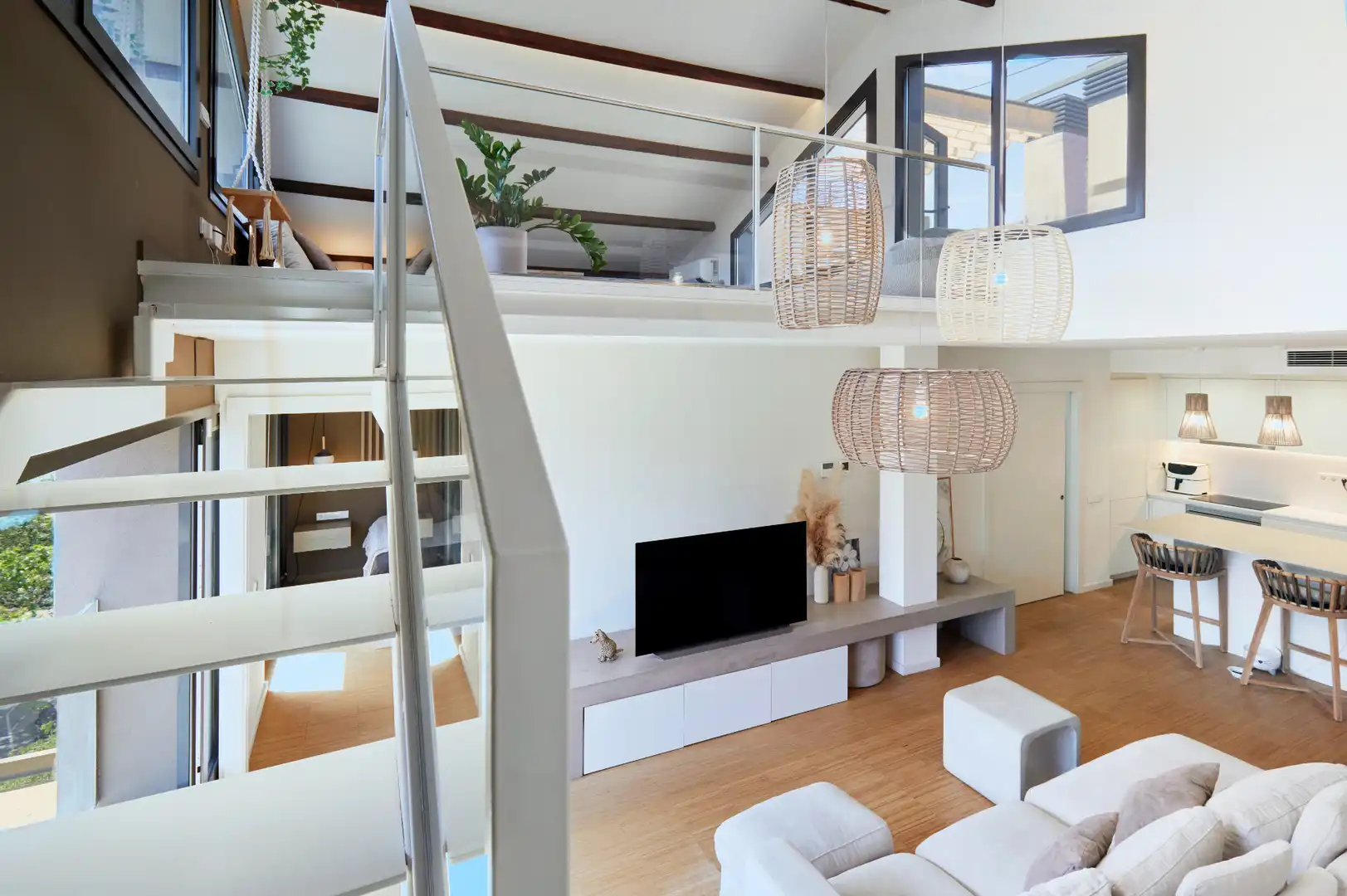 Sala de estar de Dúplex en venta en Barcelona con Aire acondicionado, Calefacción y Parquet
