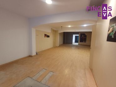 Local comercial en venda a Barcelona - de la Font d` en Canyelles