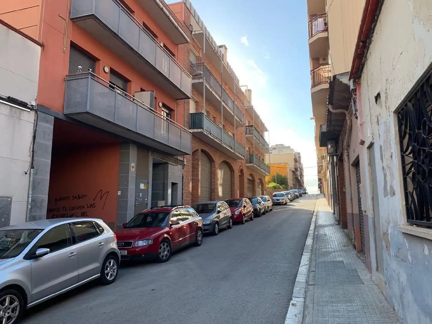 Vista exterior de Pis en venda en Montcada i Reixac amb Terrassa