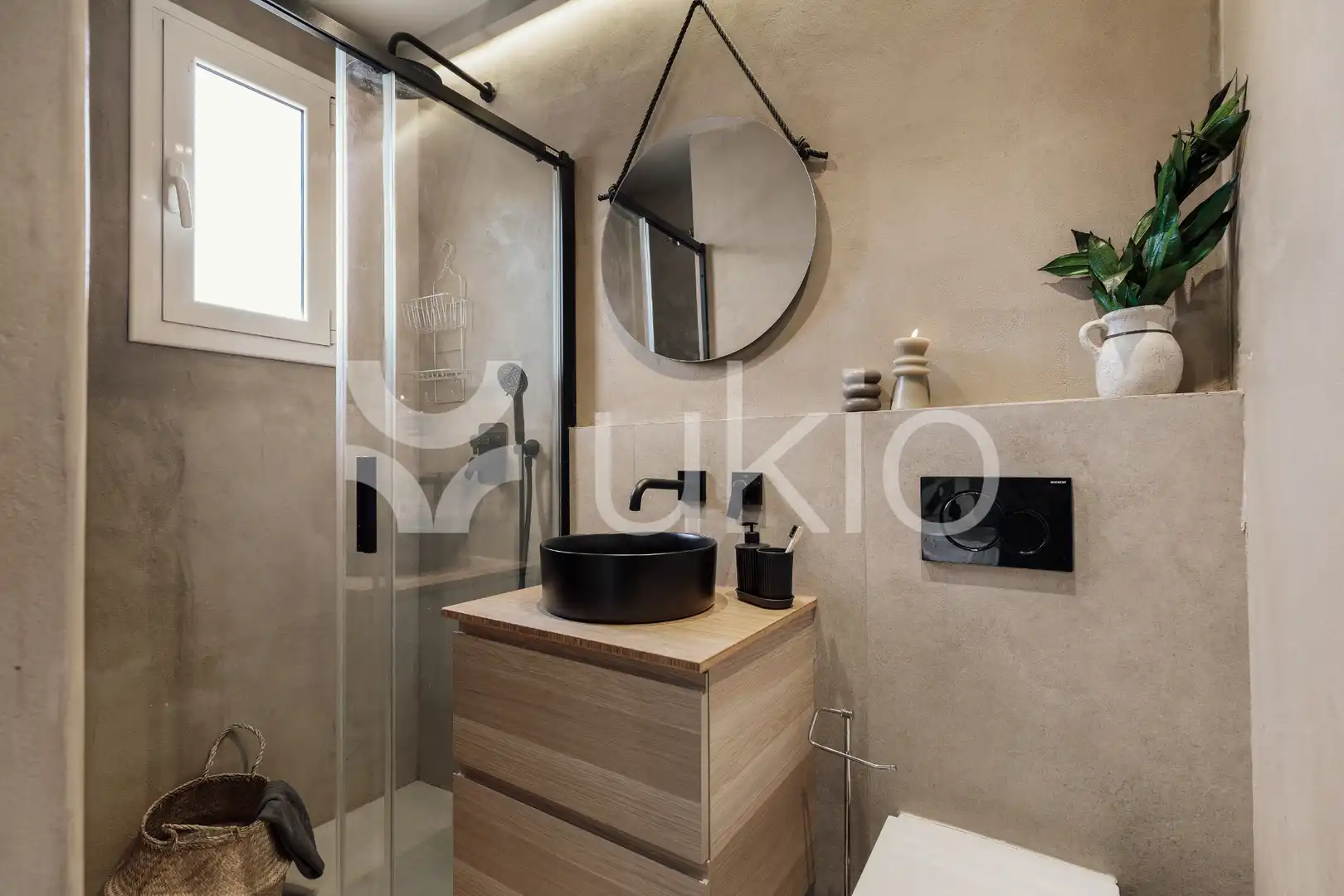 Baño de Apartamento de alquiler en Barcelona con Aire acondicionado, Calefacción y Terraza