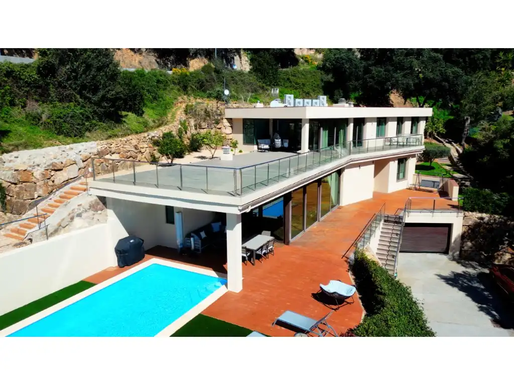 Casa amb piscina en venda a Calle Roca Vila 1021, imagen 4