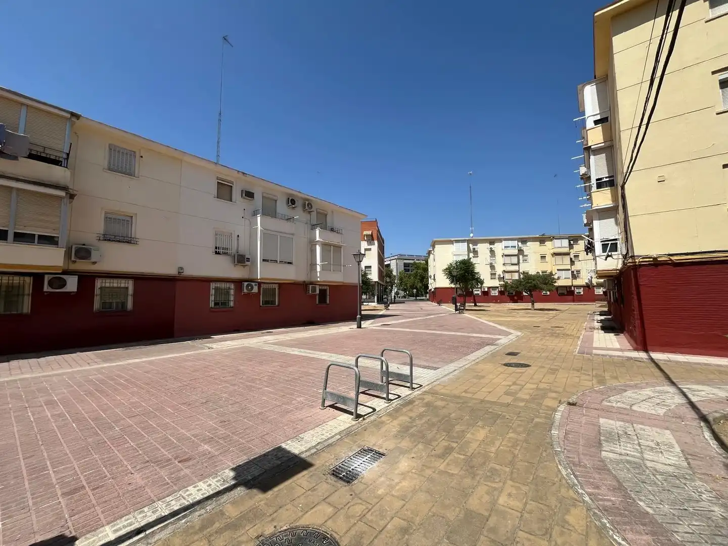 Exterior view of Flat for rent in Sevilla  with Air Conditioner and Furnished