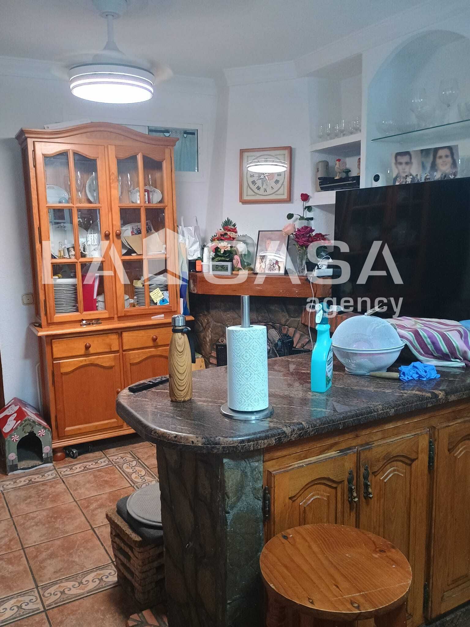 Cuina de Casa o xalet en venda en Algeciras amb Terrassa i Balcó
