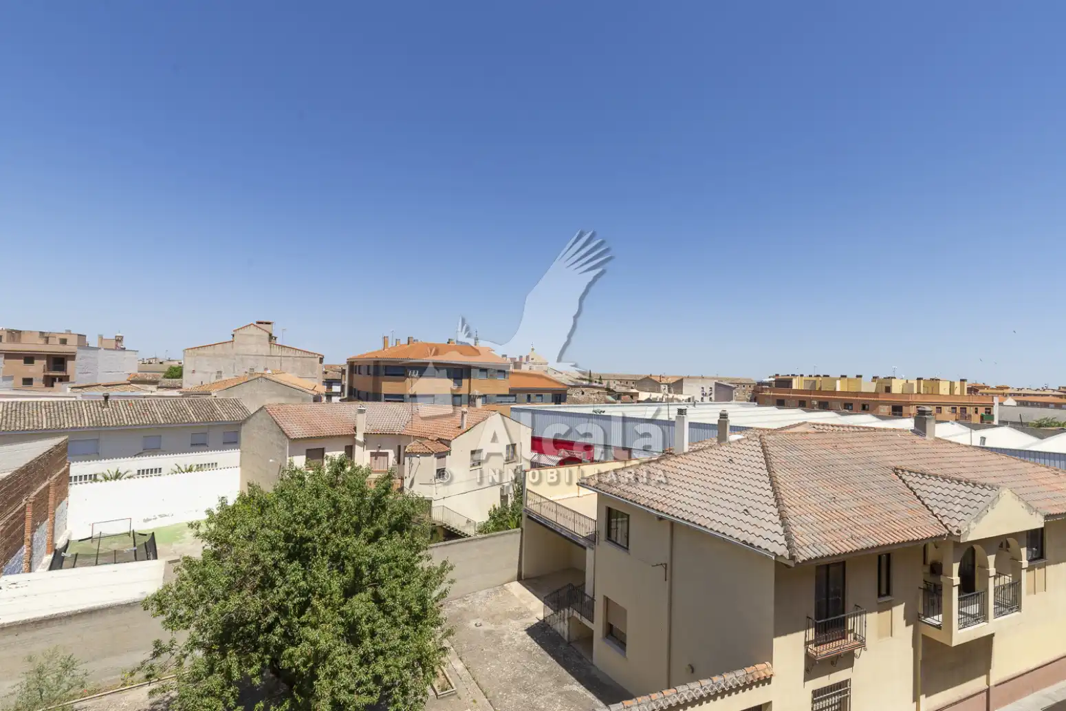 Außenansicht von Wohnung zum Verkauf in Ocaña mit Heizung, Privatgarten und Terrasse