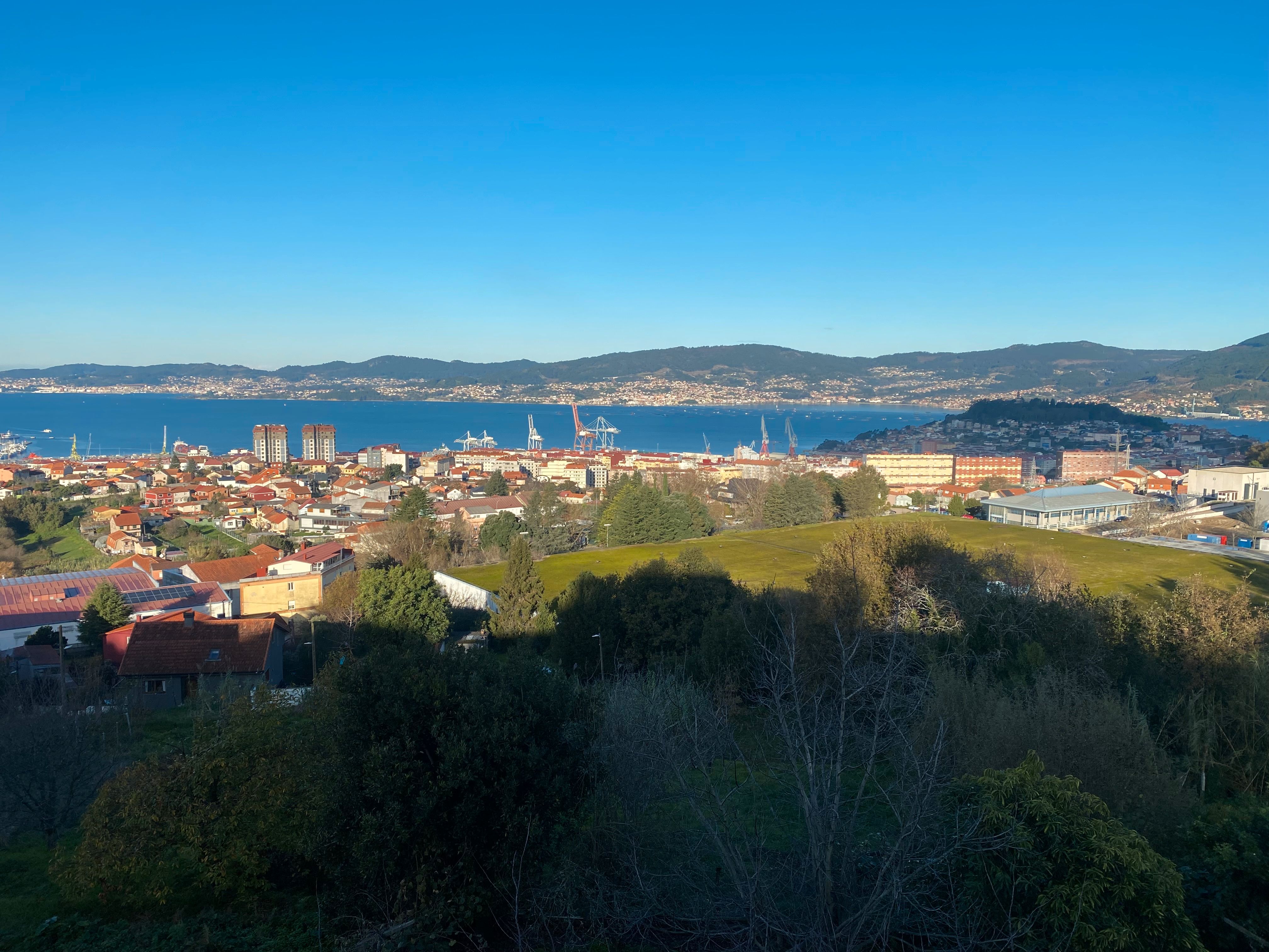 Vista exterior de Casa o xalet en venda en Vigo  amb Calefacció, Jardí privat i Terrassa