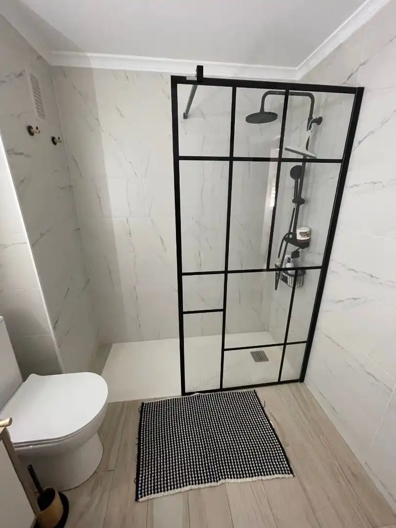 Baño de Apartamento de alquiler en Mazarrón con Aire acondicionado, Amueblado y Lavadora