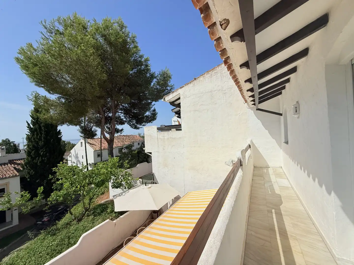 Terrassa de Casa adosada de lloguer en Marbella amb Aire condicionat, Terrassa i Piscina