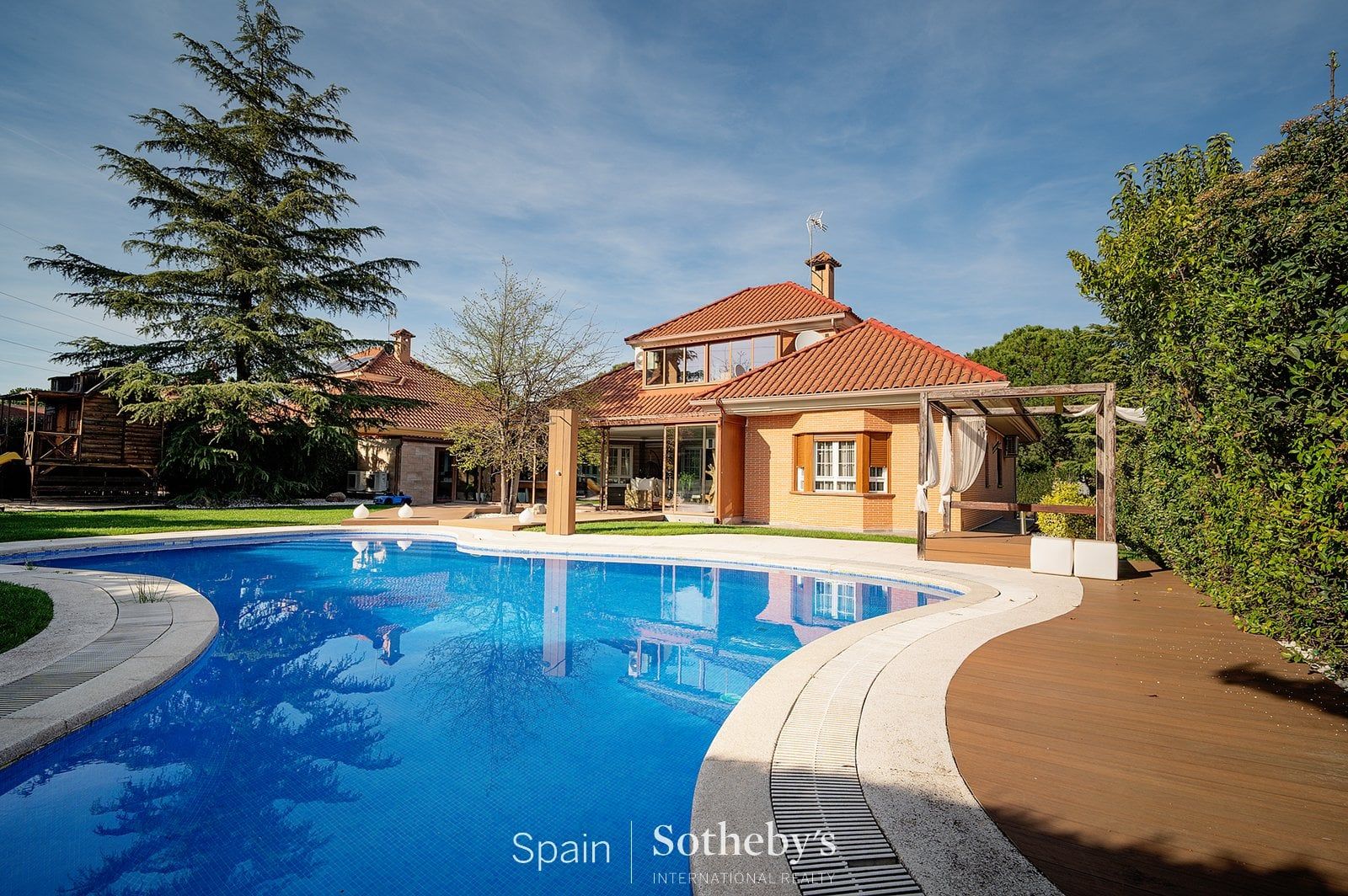 Piscina de Casa o xalet de lloguer en Villaviciosa de Odón amb Jardí privat, Terrassa i Traster