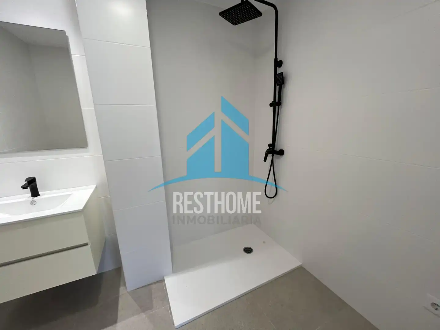 Bathroom of Attic for sale in Cullera  with Air Conditioner, Terrace and Storage room