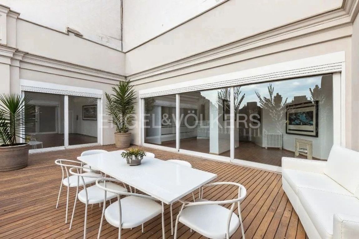 Terraza de Ático en venta en  Valencia Capital con Aire acondicionado, Calefacción y Parquet