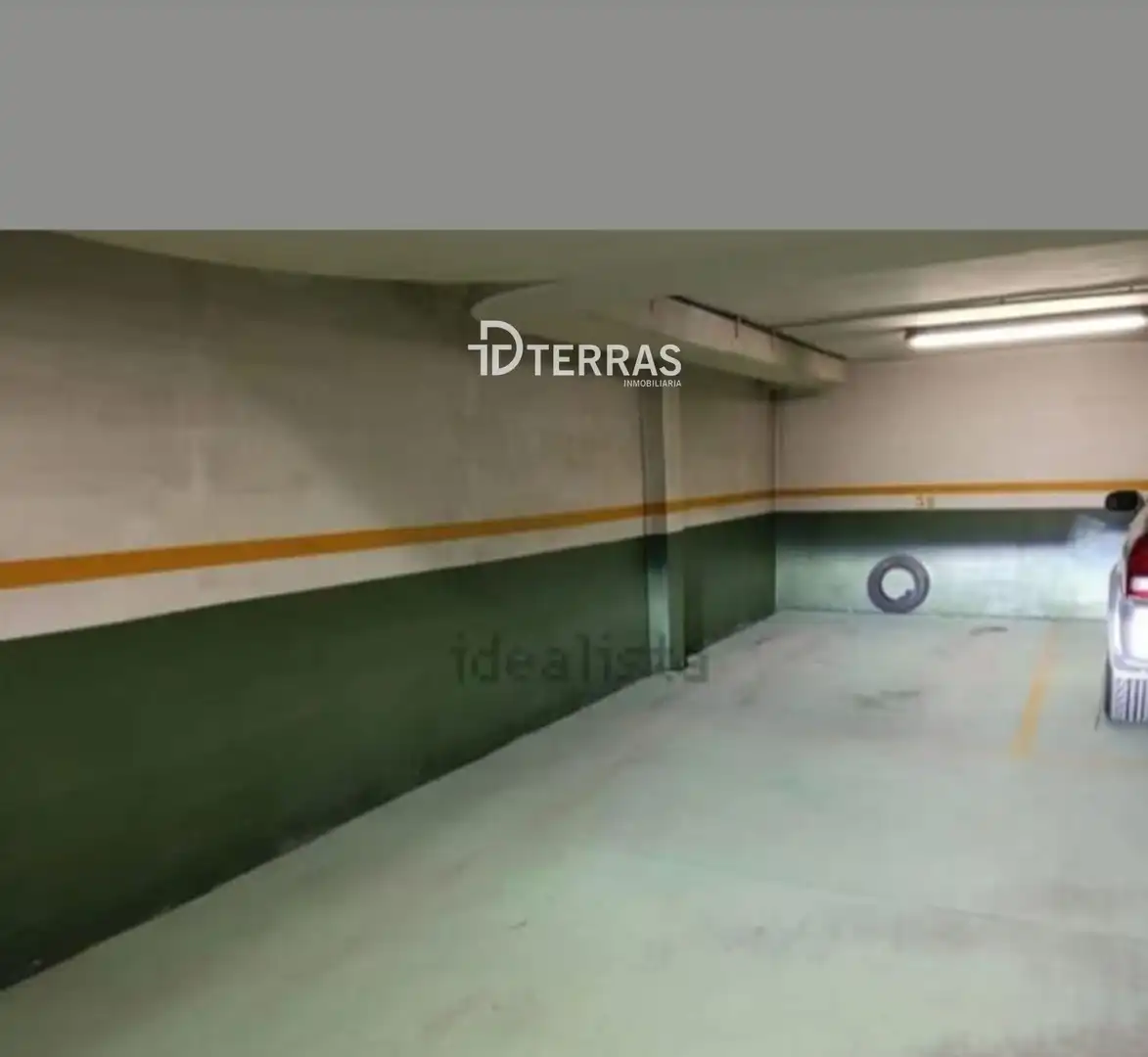 Einzelparkplatz zum Verkauf in Rosalía de Castro