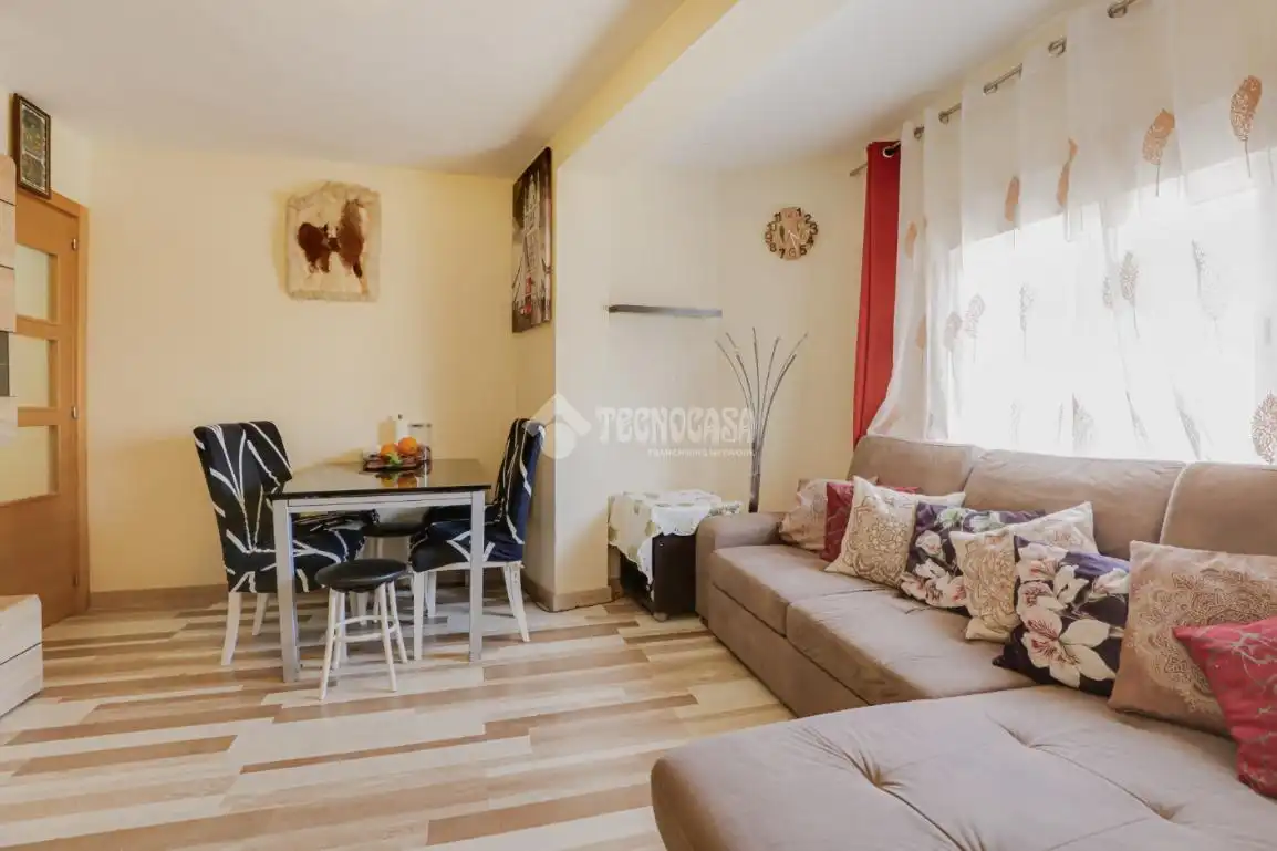 Sala d'estar de Pis en venda en Montcada i Reixac