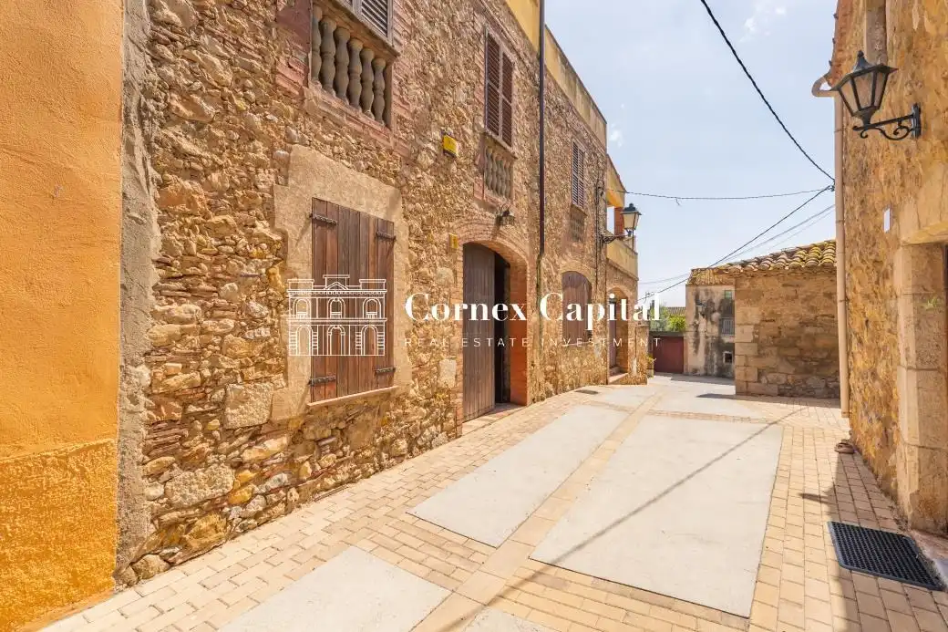 Vista exterior de Casa o xalet en venda en Ullà amb Aire condicionat, Calefacció i Terrassa