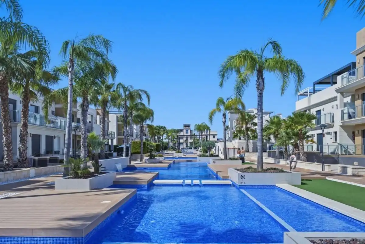 Apartment mit Pool zum Verkauf in Orihuela Costa