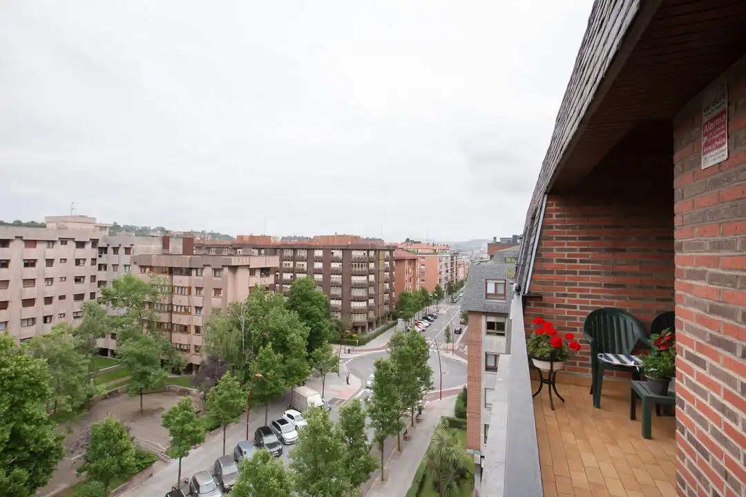 Vista exterior de Piso en venta en Getxo  con Calefacción, Trastero y Amueblado