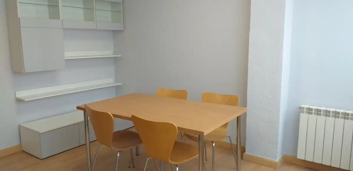 Piso de alquiler en Castilla - Hermida