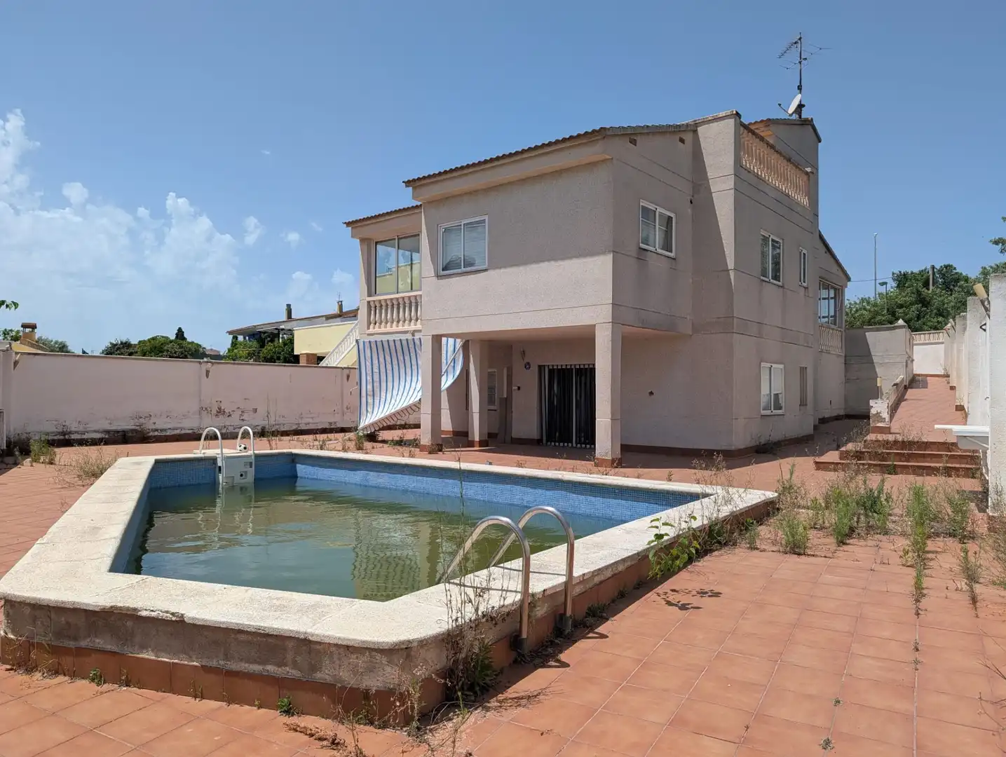 Chalet con piscina en venta en Carrer Menorca 30