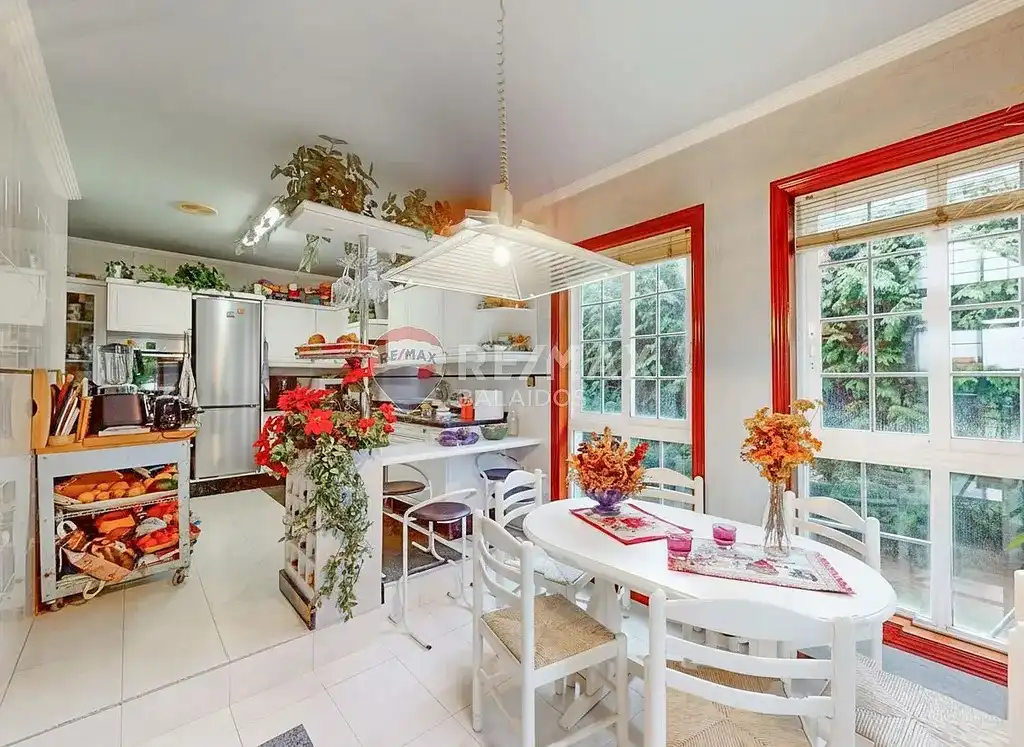 Cocina de Casa o chalet en venta en Vigo  con Calefacción, Jardín privado y Parquet