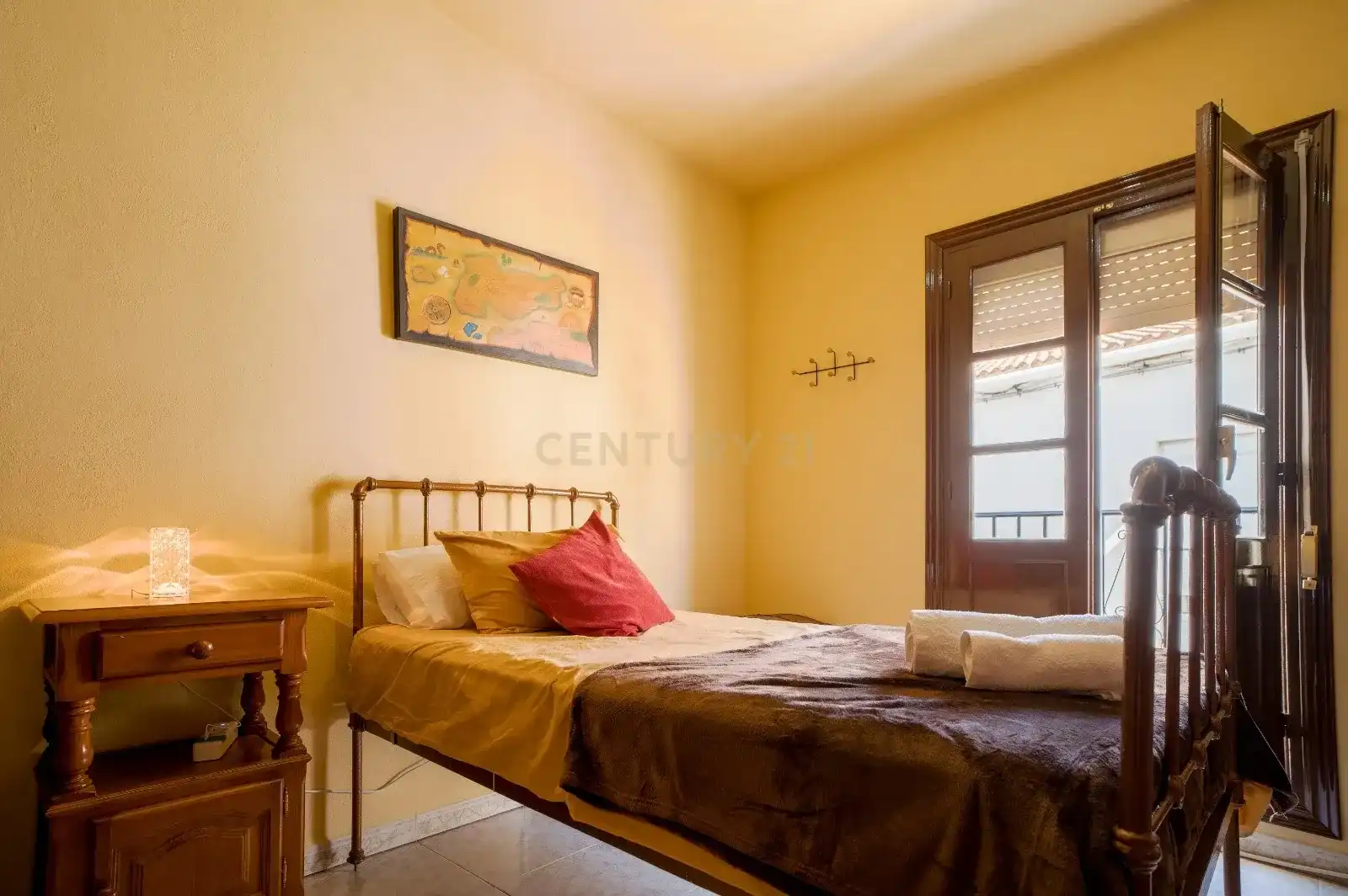 Dormitori de Casa o xalet de lloguer en Yunquera amb Aire condicionat, Jardí privat i Traster