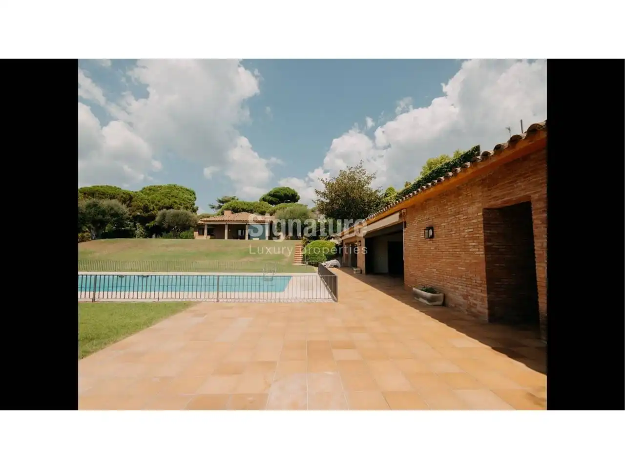 Vista exterior de Casa o xalet en venda en Sant Andreu de Llavaneres amb Calefacció, Jardí privat i Terrassa
