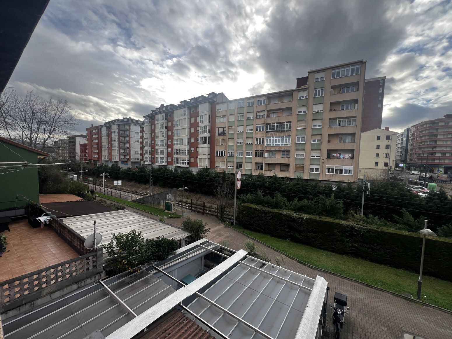 Vista exterior de Pis en venda en Camargo amb Calefacció, Parquet i Balcó