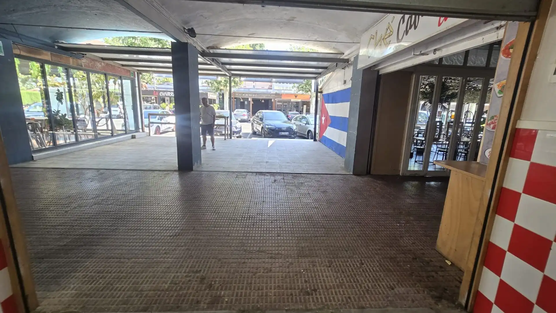 Aparcament de Local en venda en Empuriabrava