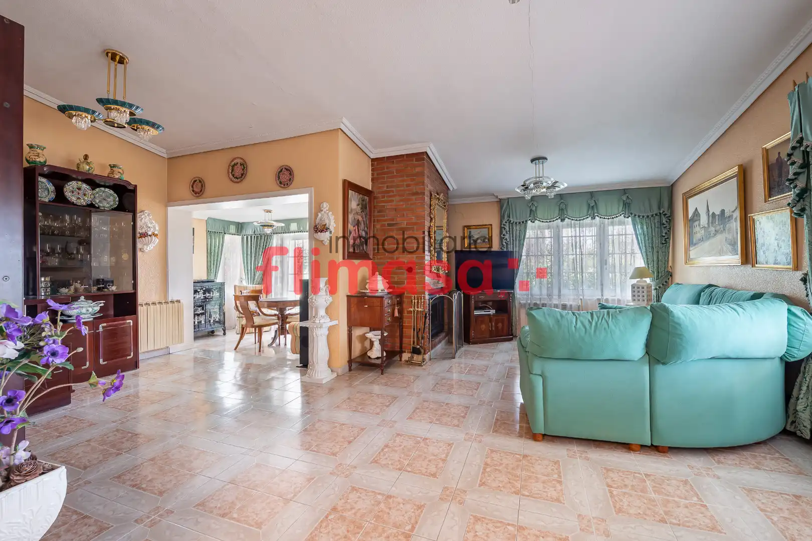 Living room of Houses for sale in Villaviciosa de Odón  with Air Conditioner, Heating and Private garden