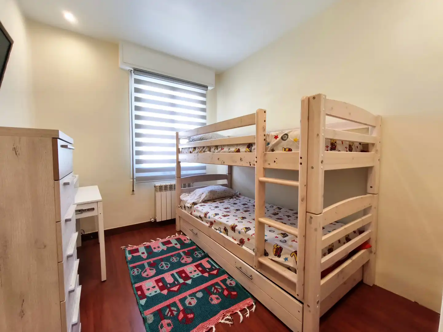 Schlafzimmer von Wohnung zum Verkauf in  Logroño mit Klimaanlage, Heizung und Parkett