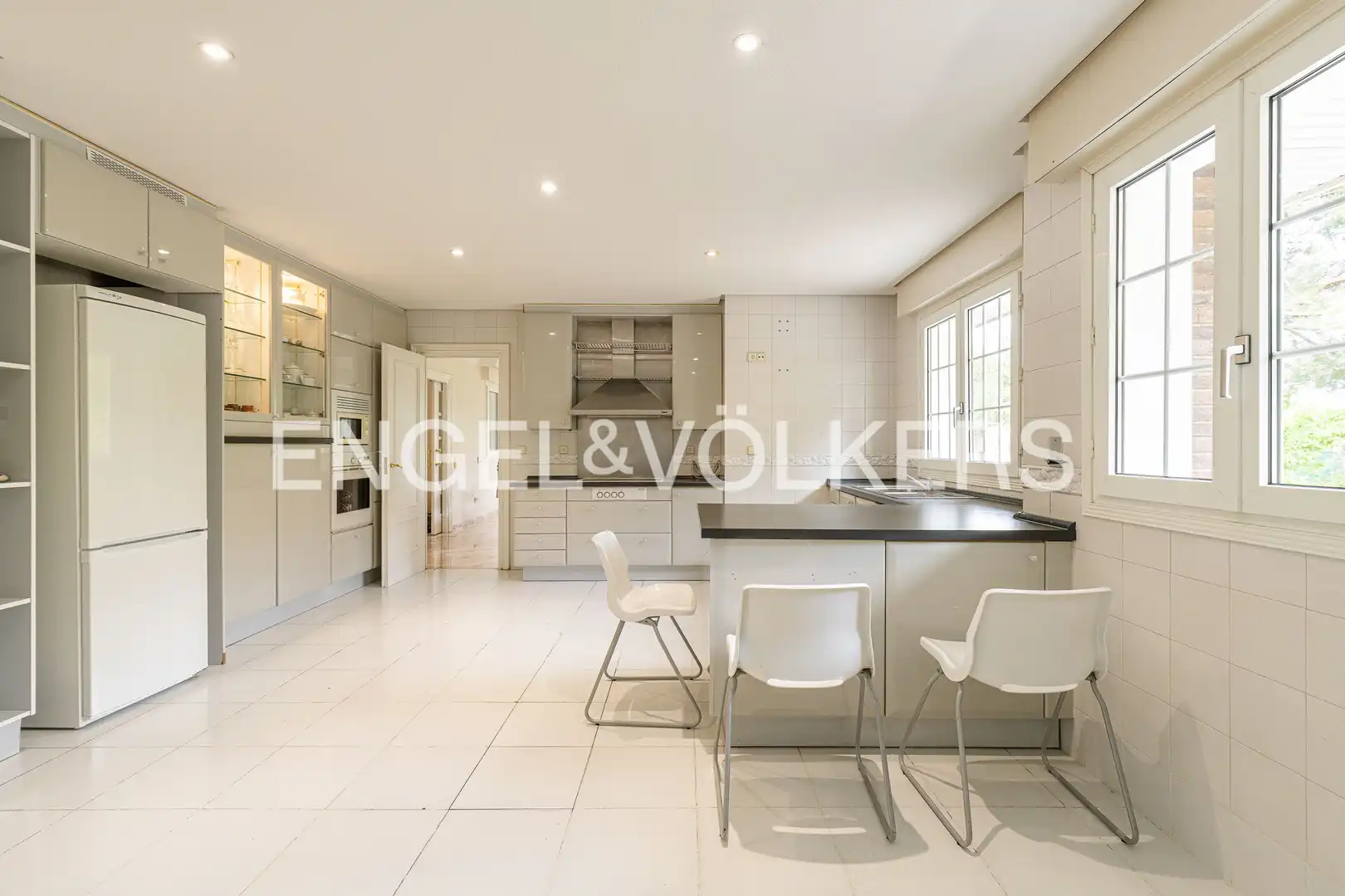 Cocina de Casa o chalet en venta en Pozuelo de Alarcón con Aire acondicionado, Calefacción y Jardín privado