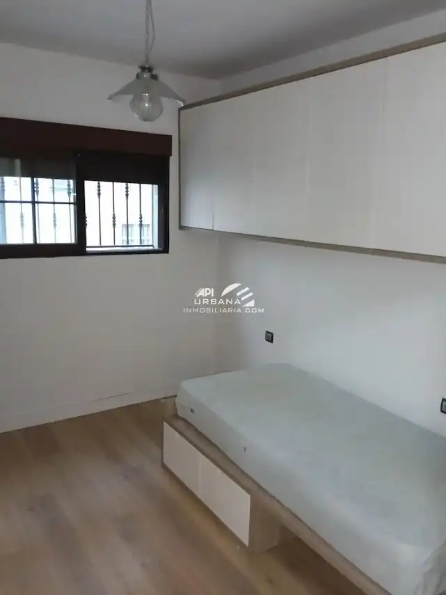 Dormitori de Casa o xalet en venda en Lucena