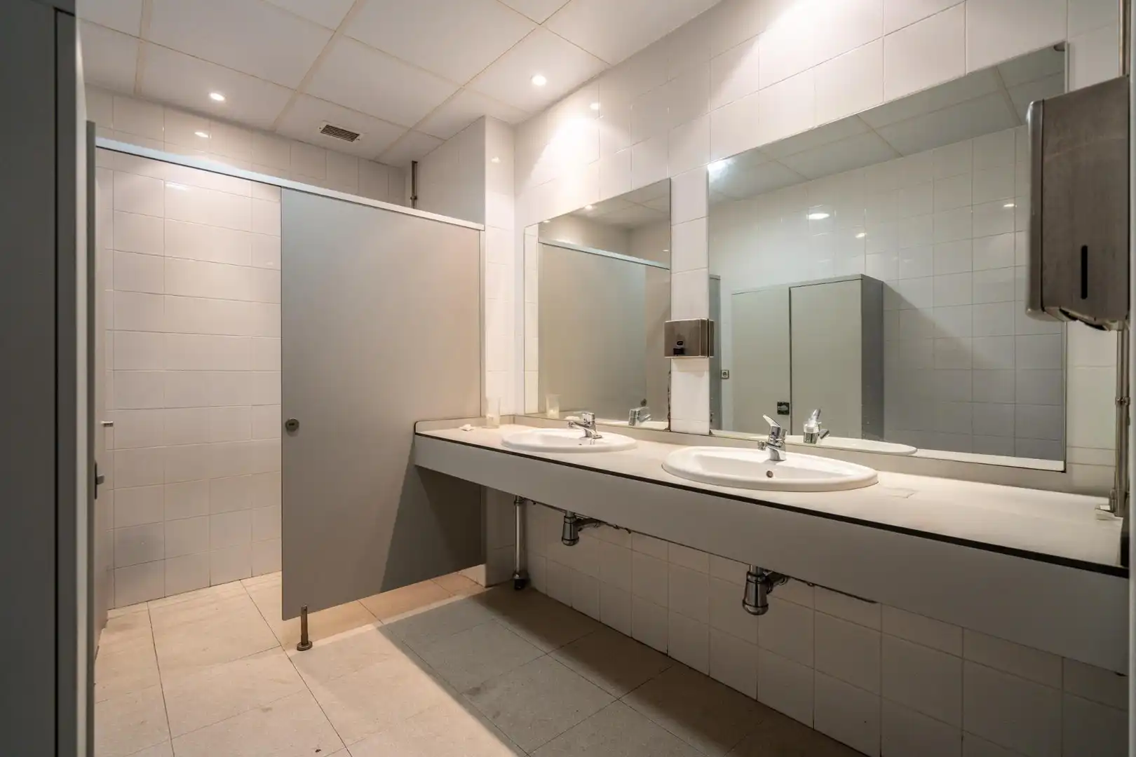 Baño de Nave industrial en venta en Añover de Tajo