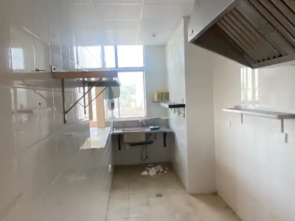 Local comercial en venda a Carrer Juan Sebastián Elcano 3, imagen 4