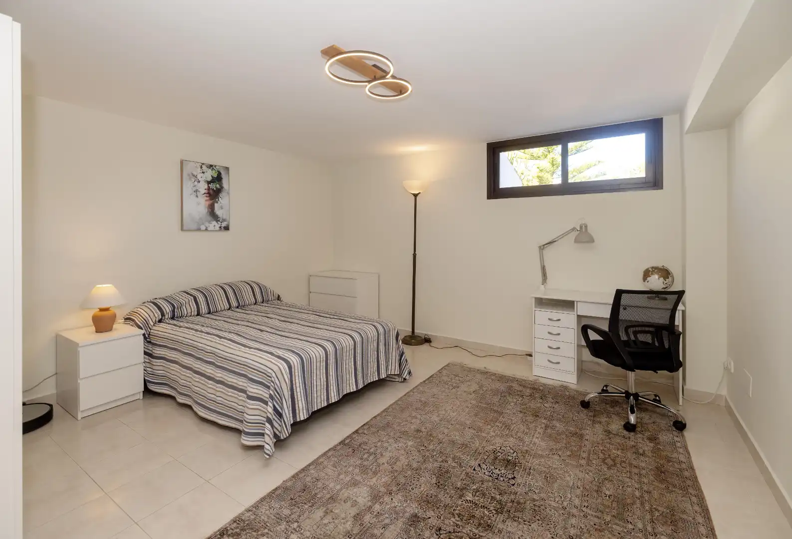 Dormitori de Casa o xalet en venda en Marbella amb Aire condicionat, Jardí privat i Terrassa
