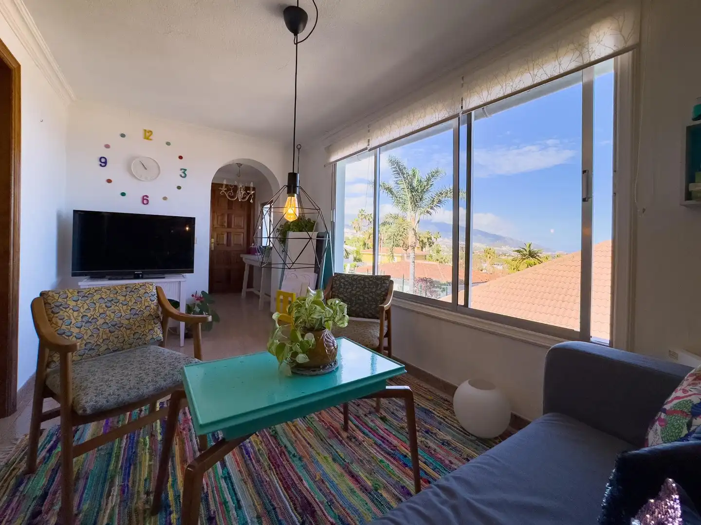 Sala d'estar de Casa o xalet en venda en La Orotava amb Jardí privat