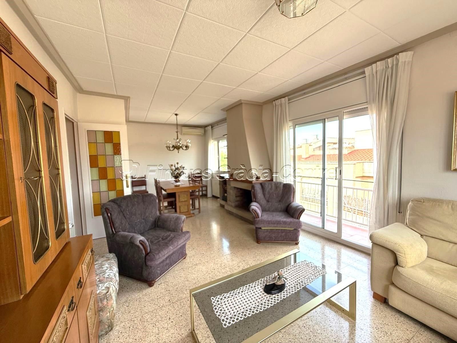 Flat for sale in  VILADOMAT DE, Gràcia