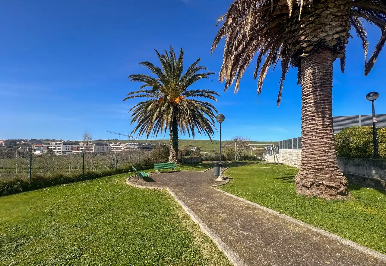 Vista exterior de Dúplex en venta en Santa Cruz de Bezana con Calefacción y Amueblado