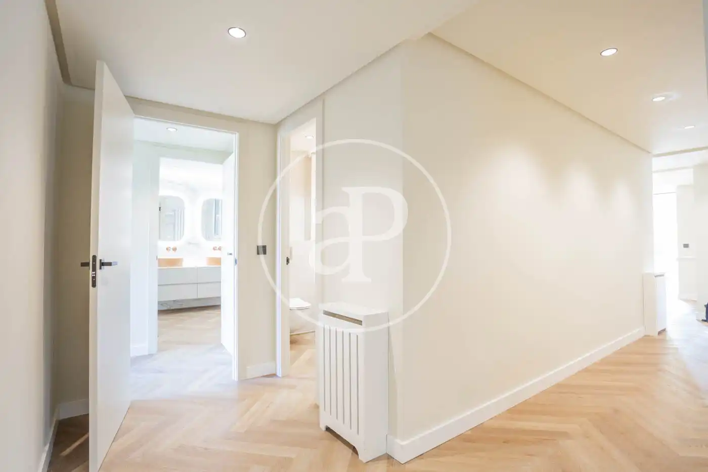 Flat for rent in Barcelona  with Air Conditioner, Heating and Private garden