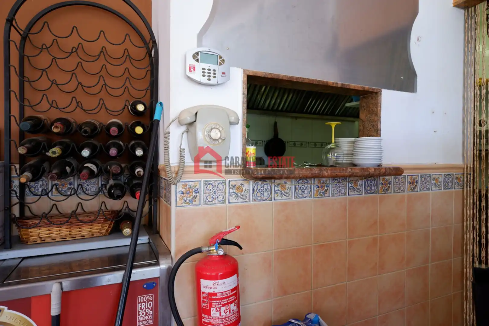 Cocina de Local en venta en Valencia con Aire acondicionado y Amueblado
