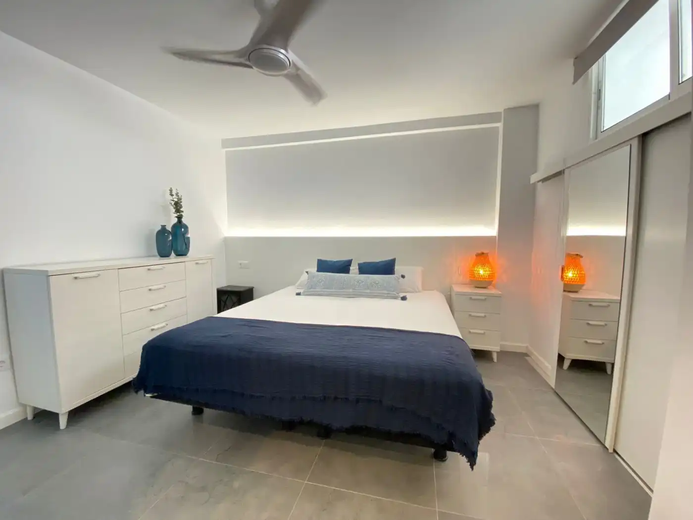 Dormitori de Apartament de lloguer en San Bartolomé de Tirajana amb Aire condicionat, Moblat i Balcó