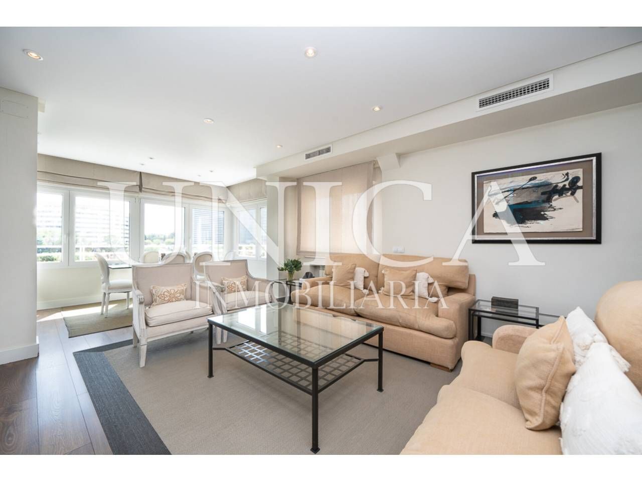 Living room of Flat for sale in  Madrid Capital  with Air Conditioner, Heating and Parquet flooring