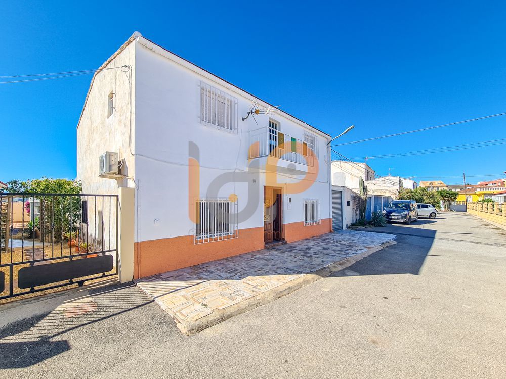Vista exterior de Casa o chalet en venta en Zurgena con Aire acondicionado, Calefacción y Balcón