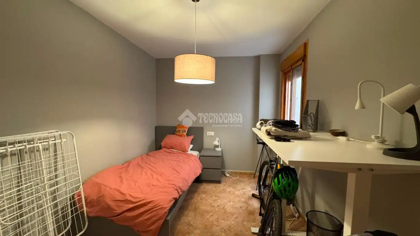 Habitación de Piso en venta en Polopos con Aire acondicionado y Balcón