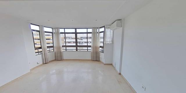 Piso en Alquiler en Avenida de Eusebio Sempere en Ensanche - Diputación