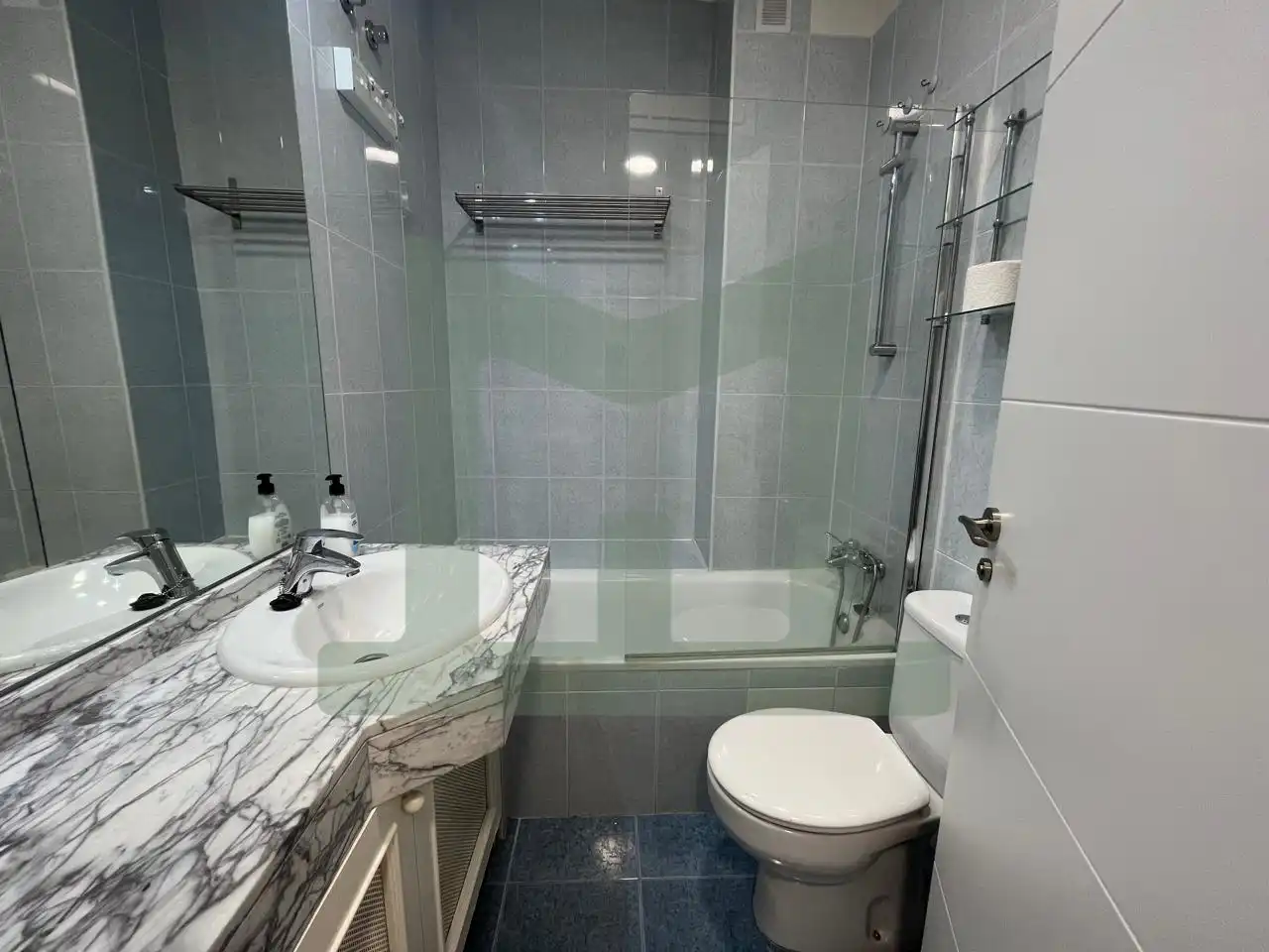 Baño de Piso de alquiler en Madrid con Aire acondicionado, Calefacción y Amueblado