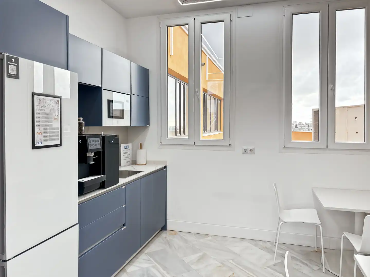 Cocina de Oficina de alquiler en Málaga con Aire acondicionado, Calefacción y Amueblado