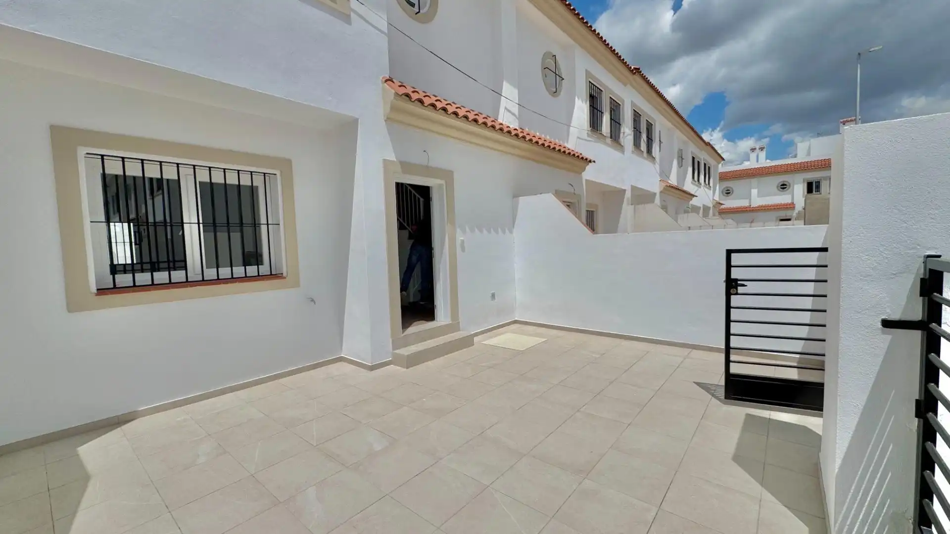 Vista exterior de Casa adosada en venta en Campillos con Jardín privado y Terraza