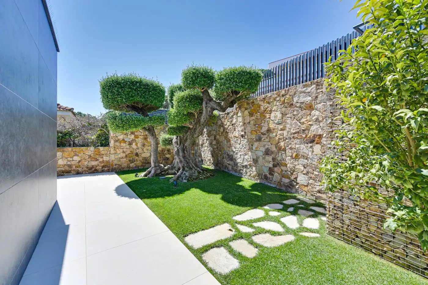 Garten von Haus oder Chalet zum Verkauf in Lloret de Mar mit Klimaanlage, Heizung und Privatgarten