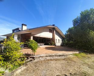 Vista exterior de Casa o xalet en venda en Collado Villalba amb Jardí privat, Terrassa i Traster