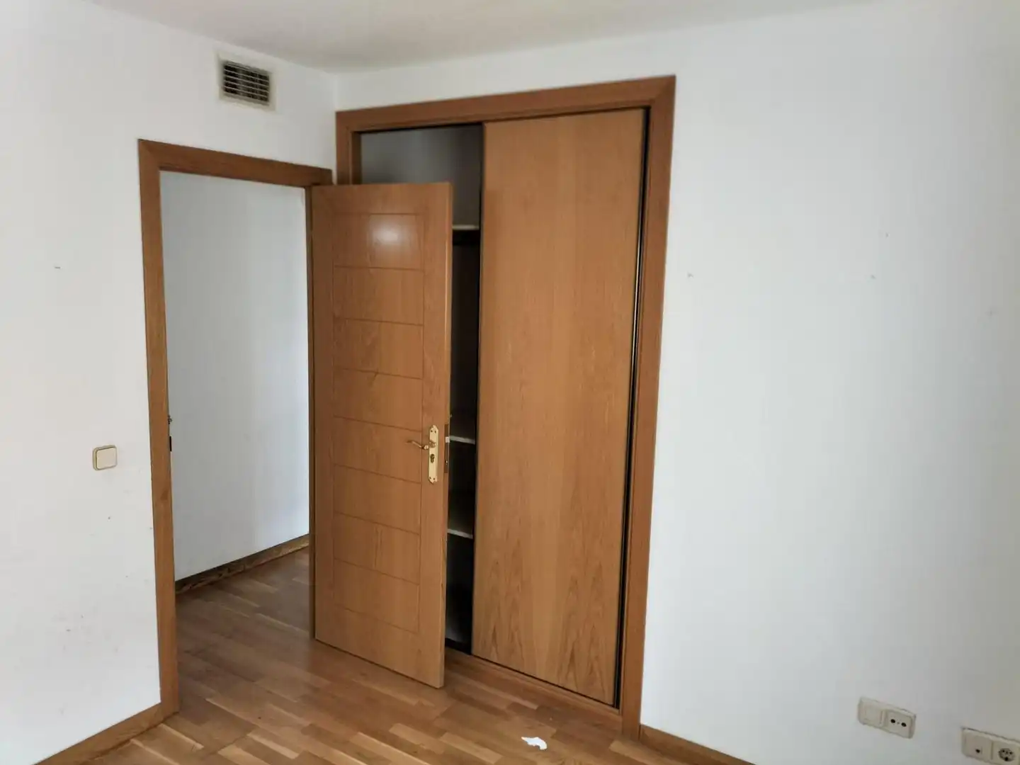 Schlafzimmer von Wohnung zum Verkauf in Madrid
