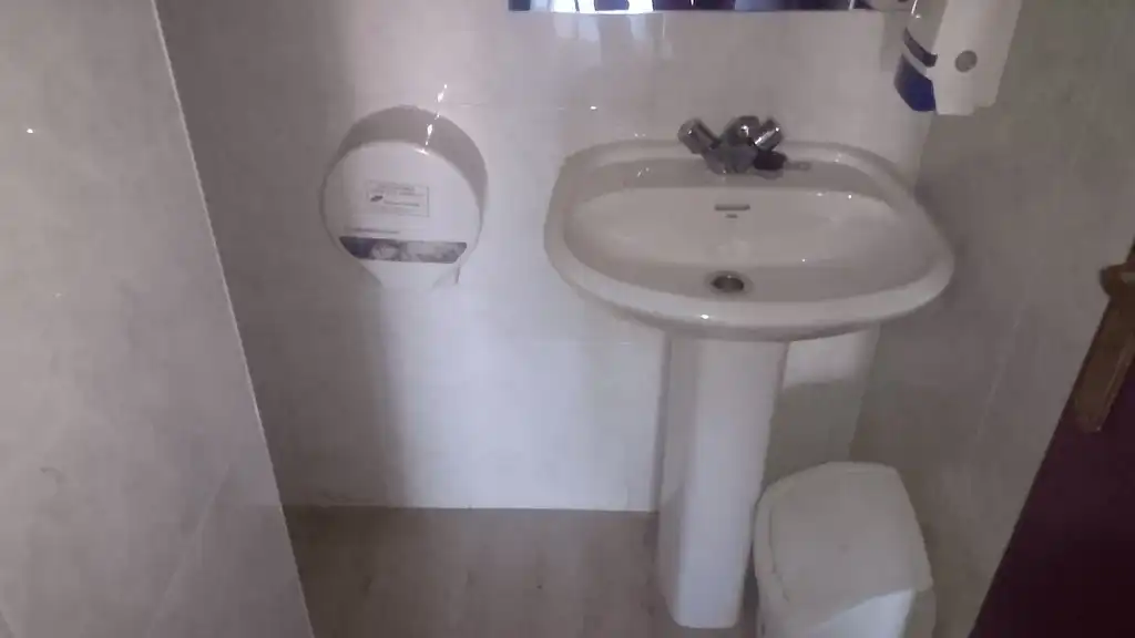 Bany de Local en venda en Burgos amb Moblat